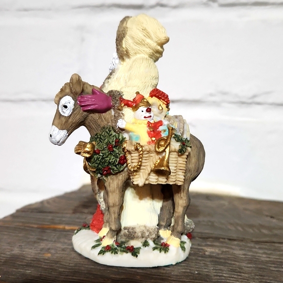 International Santa Claus Collection figurine...Switzerland - Picture 2 of 5